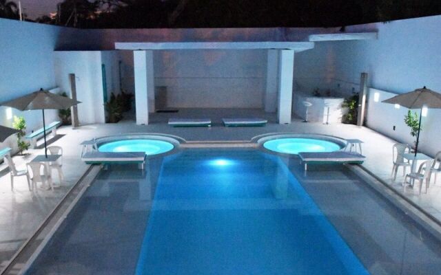 Hotel La Puerta Del Angel