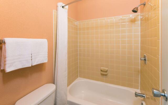 Super 8 By Wyndham Strongsville/Cleveland