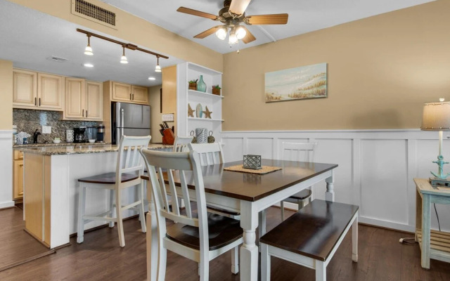 Holiday Surf and Racquet Club 412