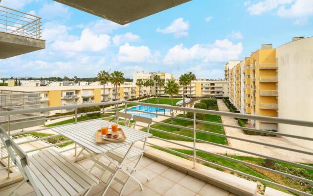 WHome Family Holidays w/ S-Pool, AC, Elevator & Garage