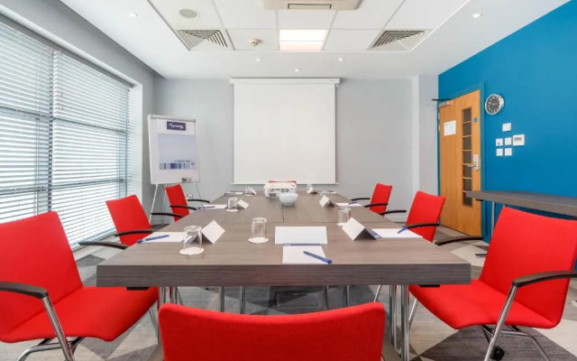 Holiday Inn Express Walsall M6 J10 By IHG