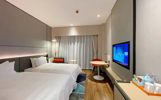 Holiday Inn Express Shenzhen Longhua by IHG