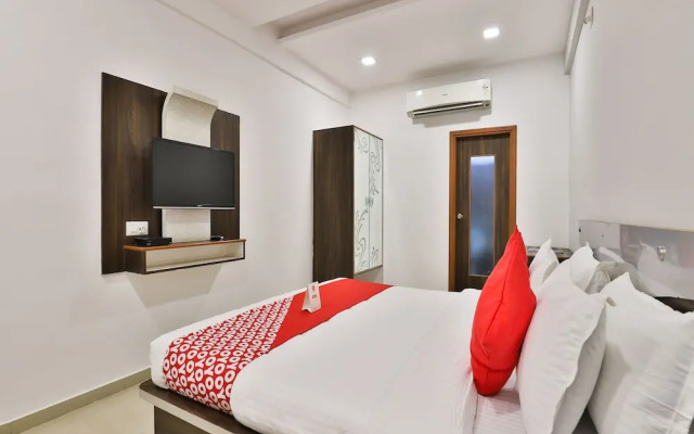 OYO 13776 Hotel Grand Sahara