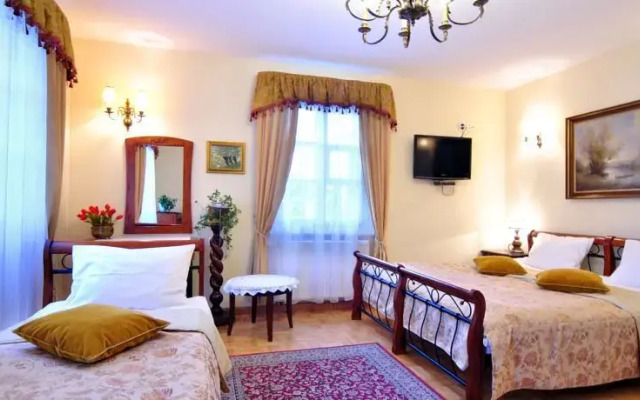 Dworek Ojca Mateusza