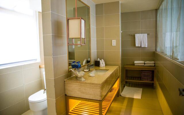 Titan Paradise Xiamen Hotel