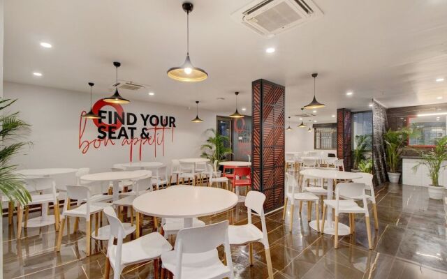 Collection O 30115 Bannergatta Vega City Mall