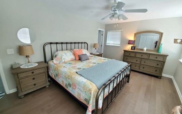 Floridays Vacation Home with Pool near to beach by RedAwning