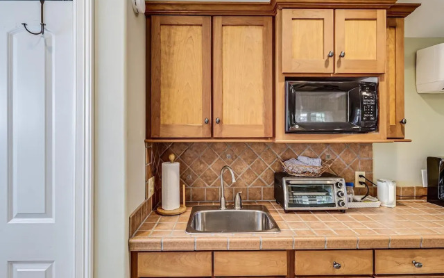 Rockport Treehouse 1 Bedroom Home