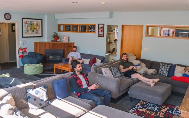 Adventure Queenstown Hostel