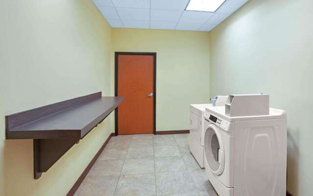 La Quinta Inn & Suites by Wyndham Pasadena North
