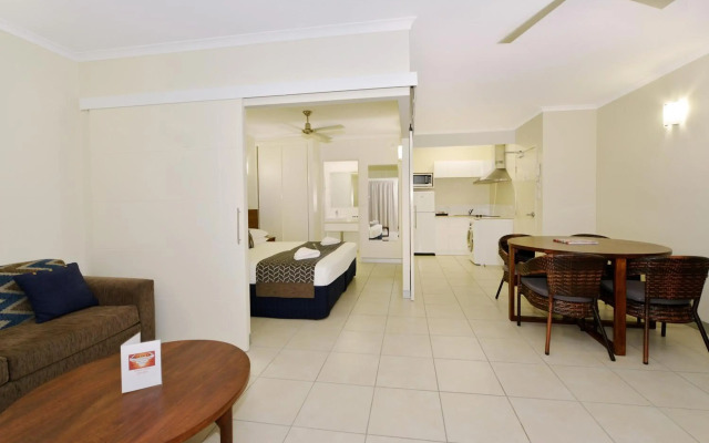 Cairns Queenslander Hotel & Apartments