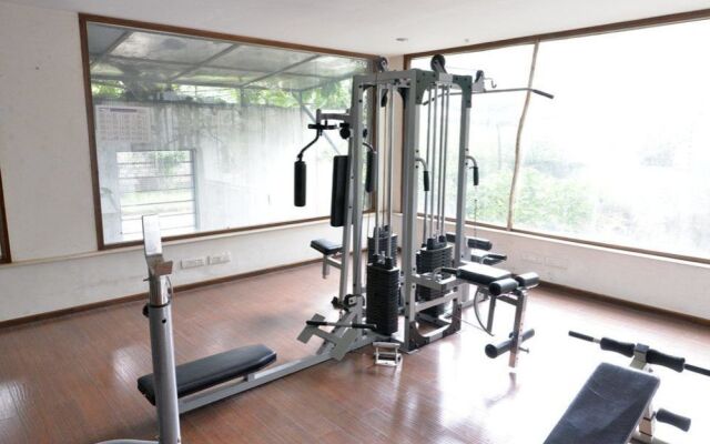 OYO 1749 Apartment Hotel Gayatri Nest