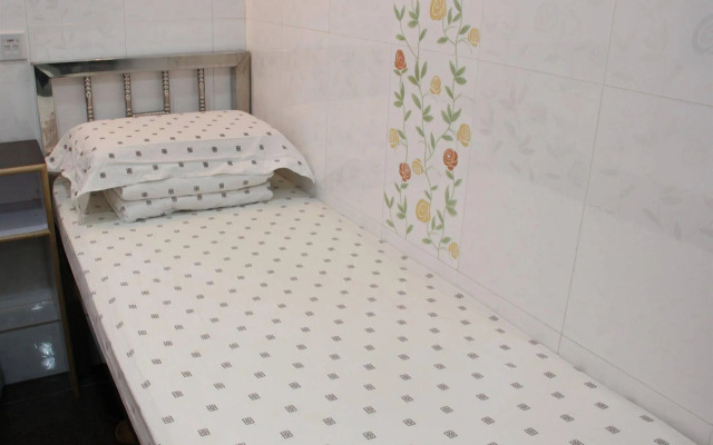 Pay-Less Guesthouse (7/F A9)