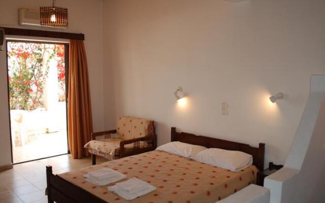 Manos Apartments