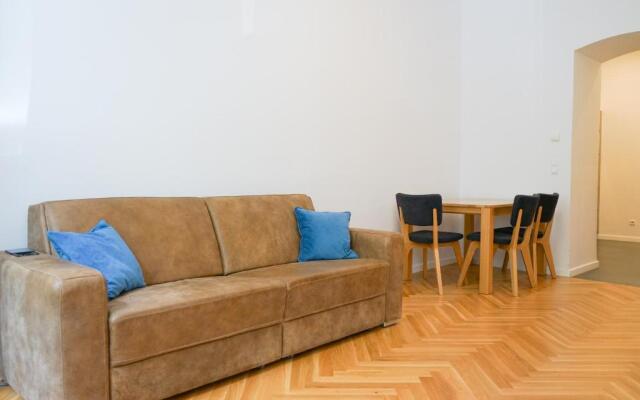 Nadland Apartments B7