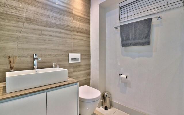 Clifton Studio