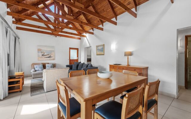 San Lameer Villa Rentals  2707