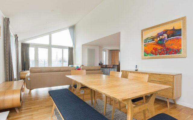 403 Portland Gardens Penthouse Apartment