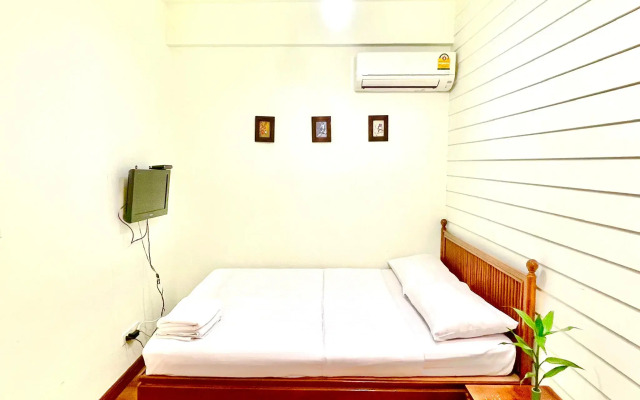 Les Fleurs Bangkok Hostel