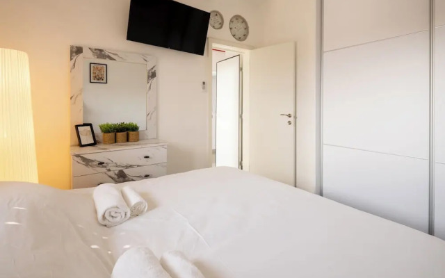 Bahai Gardens Penthouse by Sea N' Rent