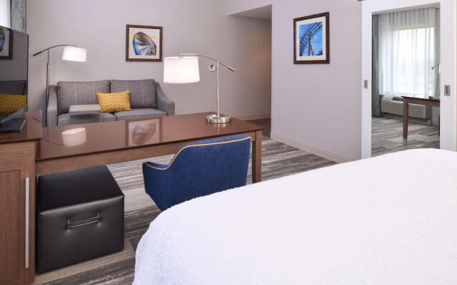 Hampton Inn & Suites Cincinnati-Mason