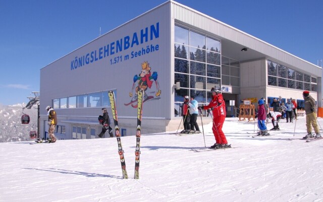 Spacious Apartment in Radstadt near Ski Slopes