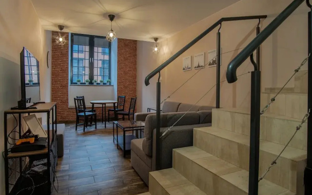 Dream Aparts - Lofty Scheiblera