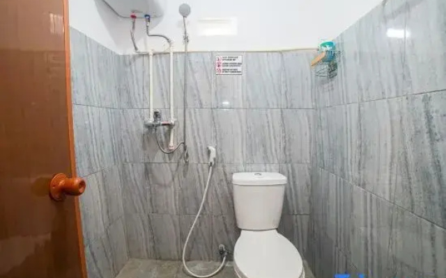 Halona Taraman Guest House by Yurooms