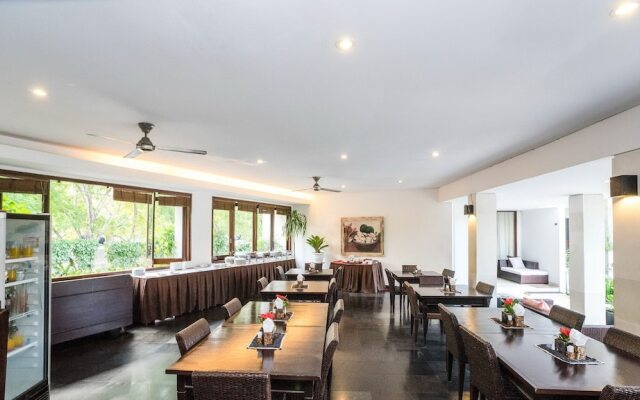 16 bedroom villa river side Legian