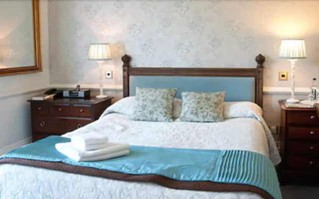 Woodlands Lodge Hotel