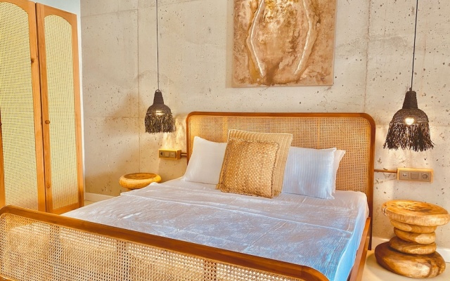 No.908 Sunset Hotel