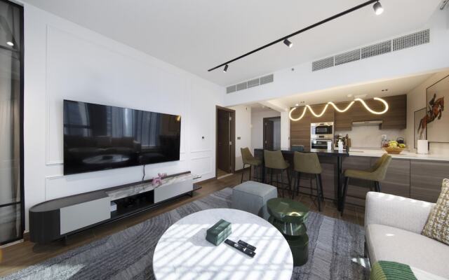 Fountain View Signature Residence With Terrace 135 SQM