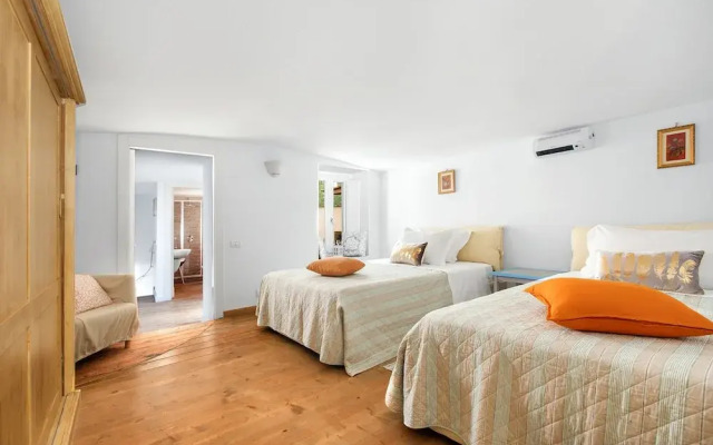 Villa Mayla