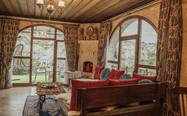 Sah Saray Cave Suites Halal Hotel