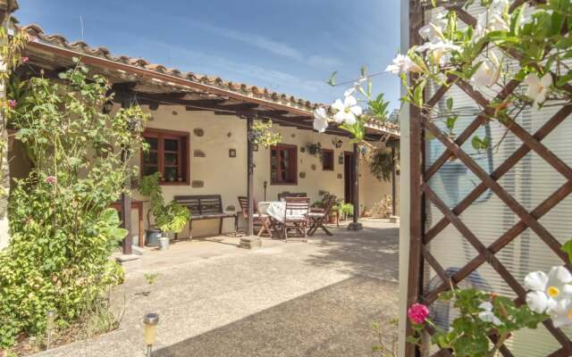 Lightbooking El Laurel  casa rural