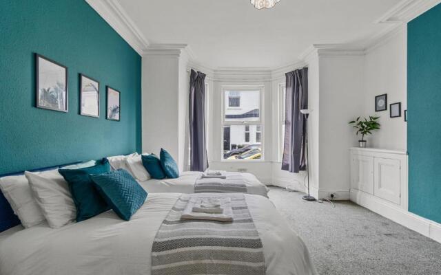 Spacious Holiday Home & Plymouth Pier & Free Parking