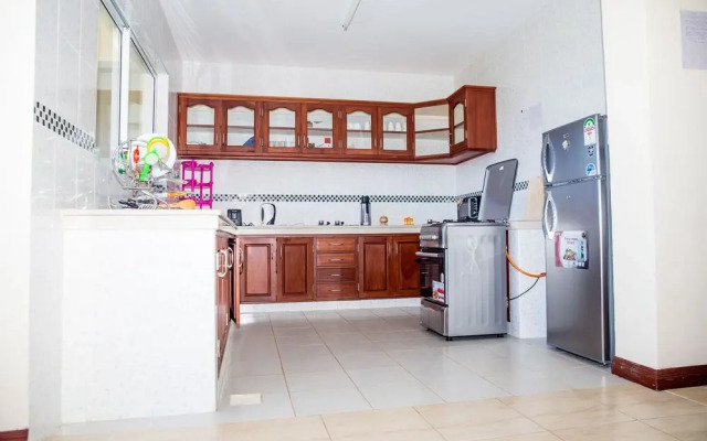 Safiri Kenya Home