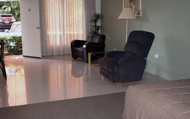 Francis Phillip Motor Inn