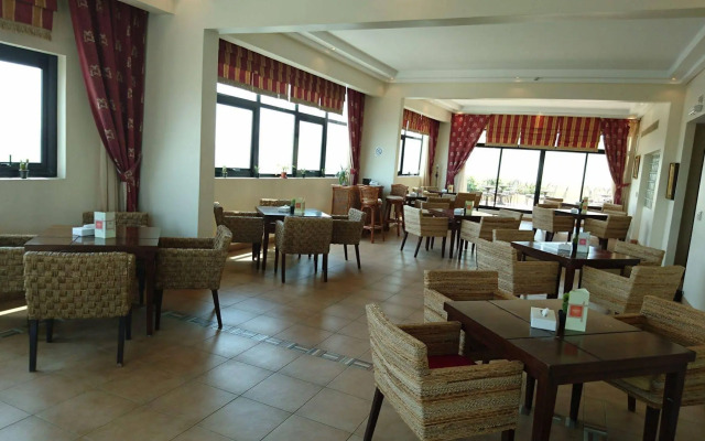 OYO 111 Infinity Suites