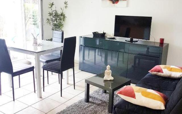 Superbe Appart Avec Jardin Et Piscine