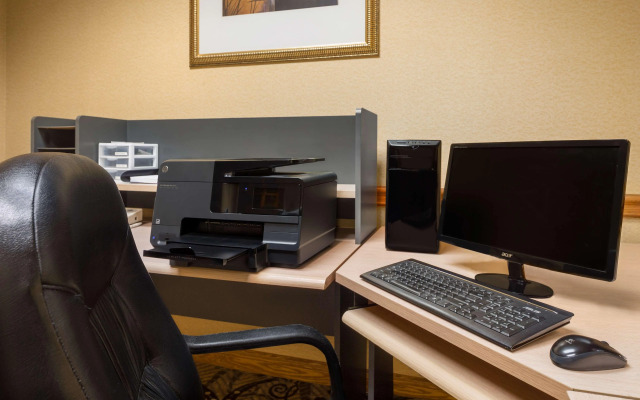 Comfort Inn & Suites Cuyahoga Falls - Akron