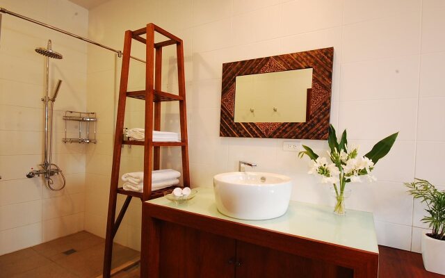 March Three Inn