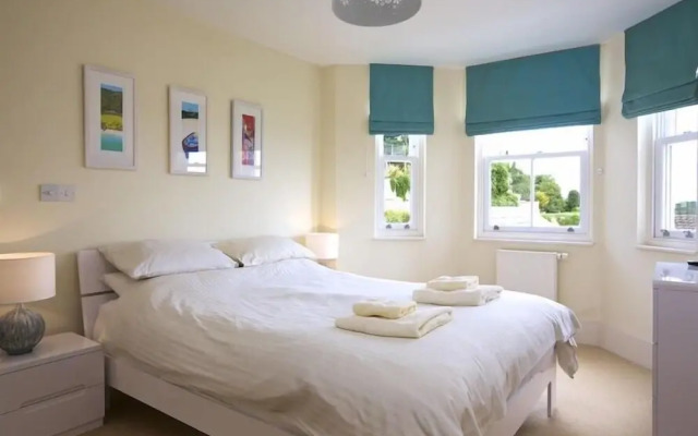 6 Combehaven