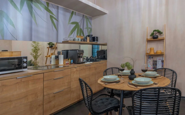 ASTORIA Loft Elite Apartment free parking,AC,Elevatr