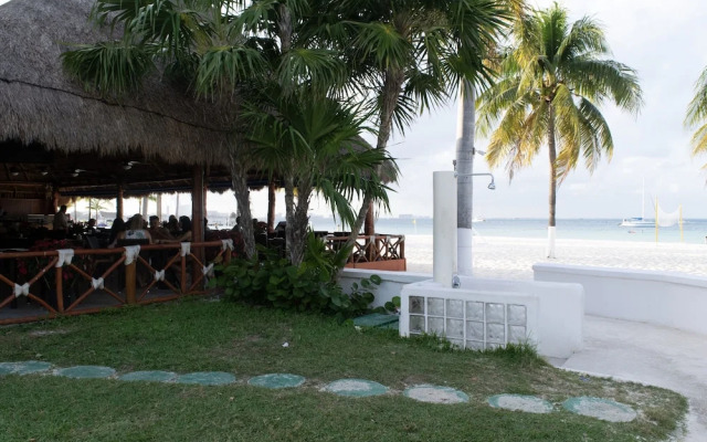 Oceanfront Condo at Voted Best Cancun Sandy Beach