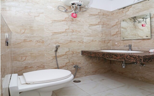 OYO 13483 Hotel Aradhya's