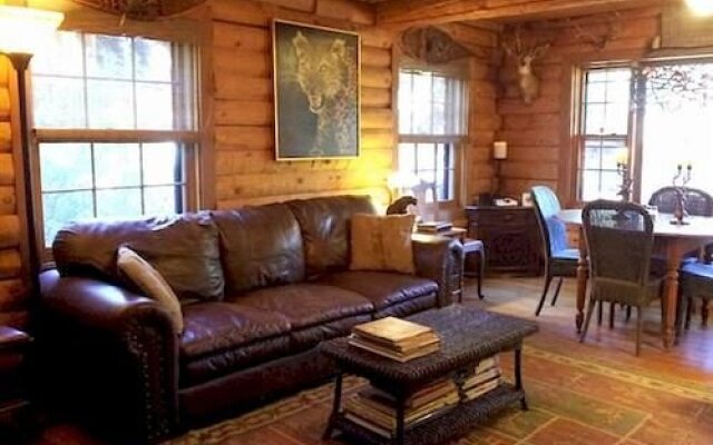 Lucky Tree Cabin