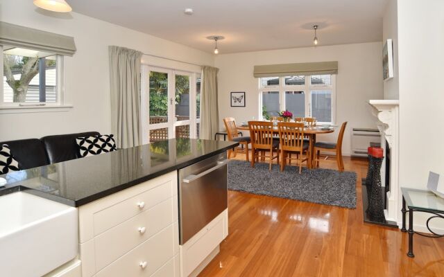 Marys Villa - Christchurch Holiday Homes