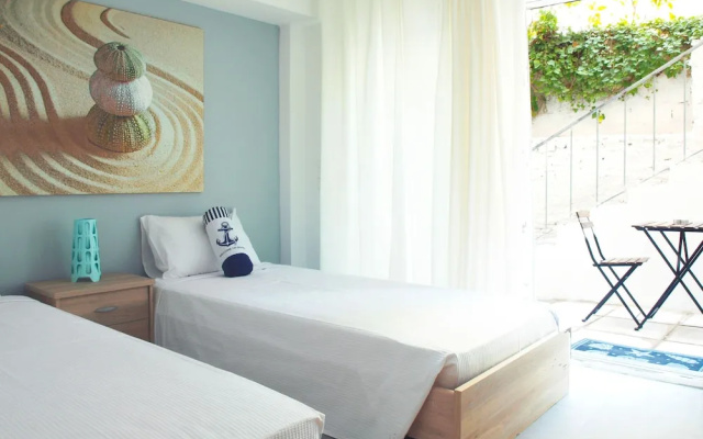 Vouliagmeni Stylish Homes by BluPine