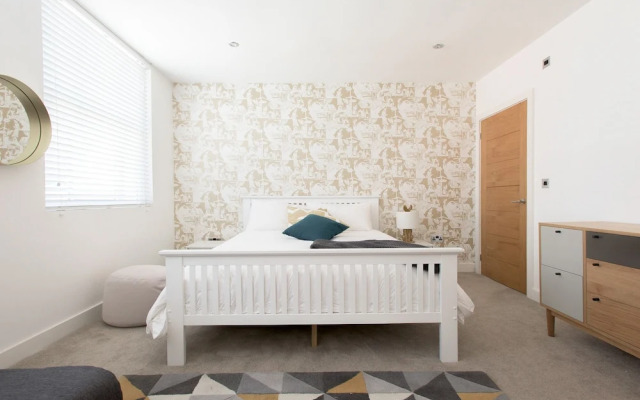 The White Wood Forest - Jewellery Quarter 3bdr Home